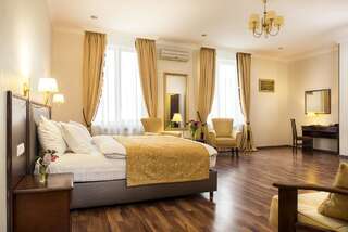 Отель Greguar Hotel Киев Люкс-1