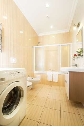 Отель Greguar Hotel Киев Семейный люкс-3